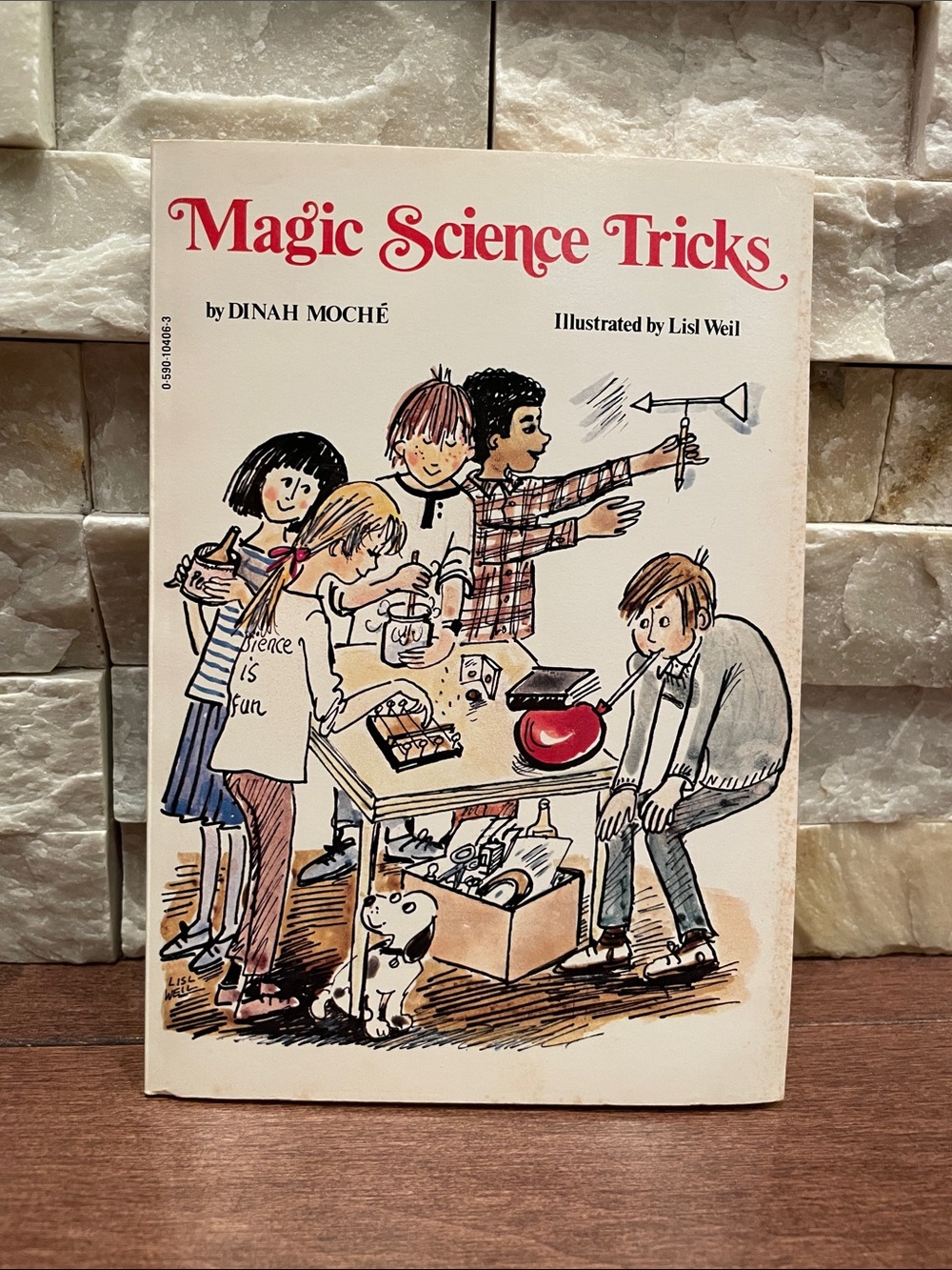 Magic Science Tricks Paperback Book - Dinah Moché